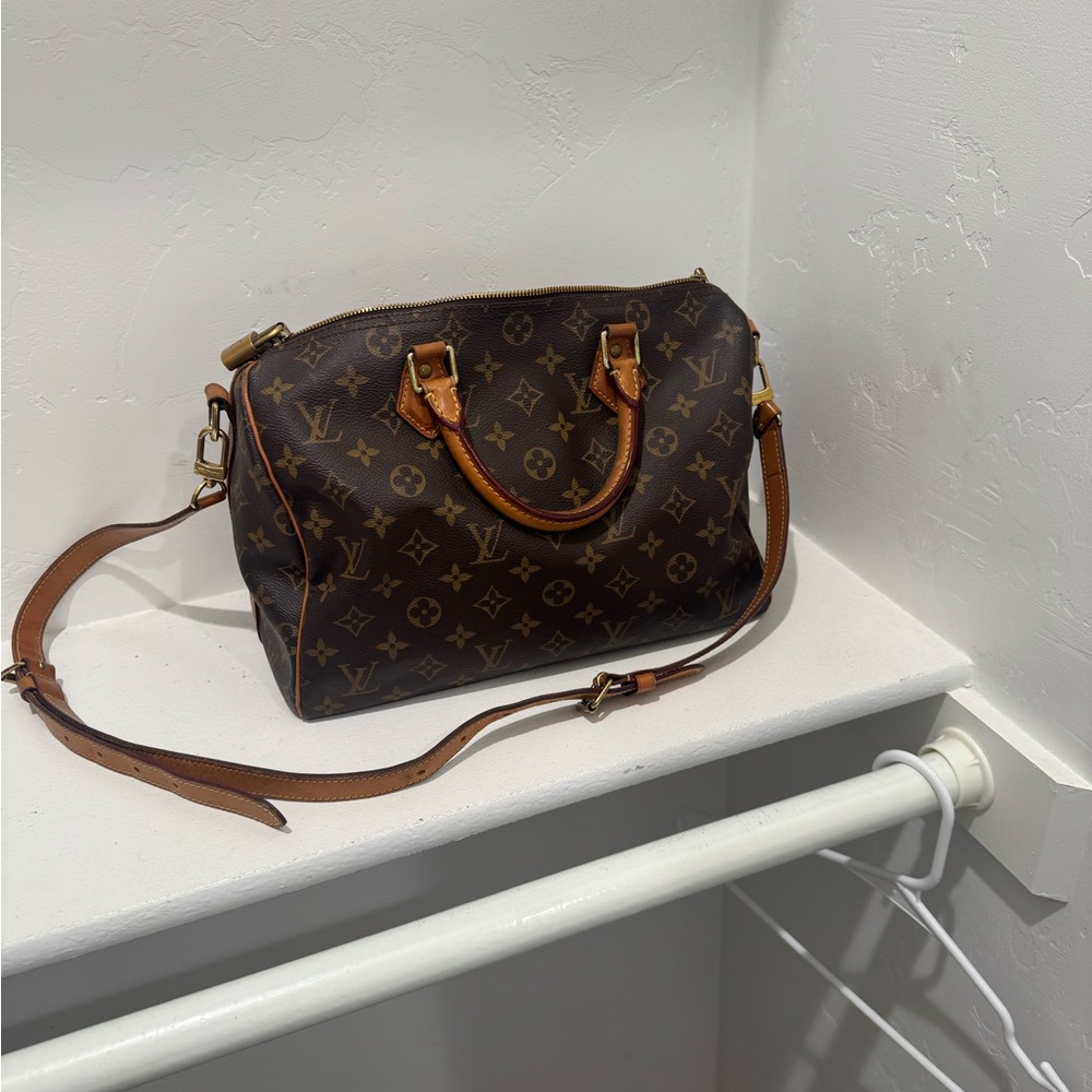 Louis Vuitton Brown Shoulder Bag with Monogram and Leather Trim